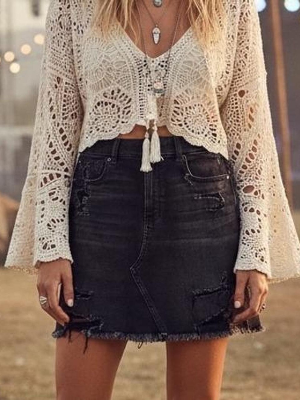 AEO 🖤 Distressed Curvy Hi-Rise Denim Mini Skirt